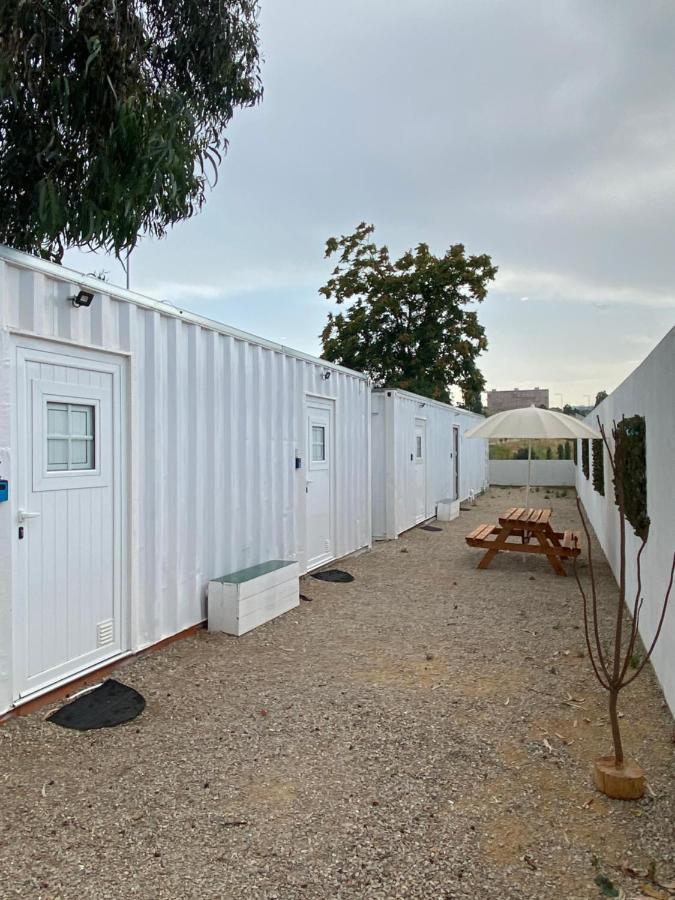 Casa Vale Ecotainer Hostel ลิสบอน ภายนอก รูปภาพ