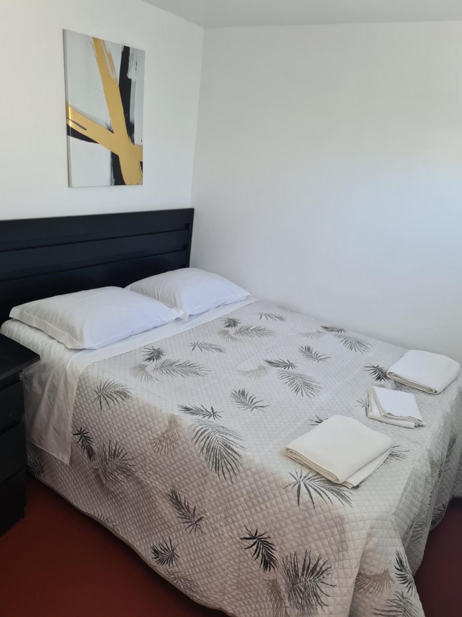 Casa Vale Ecotainer Hostel ลิสบอน ภายนอก รูปภาพ