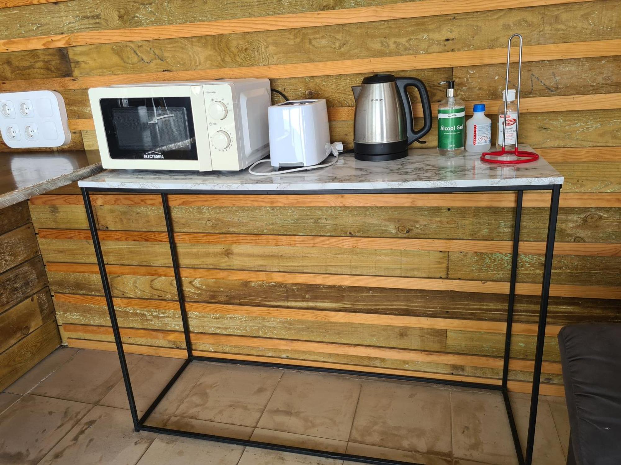 Casa Vale Ecotainer Hostel ลิสบอน ภายนอก รูปภาพ