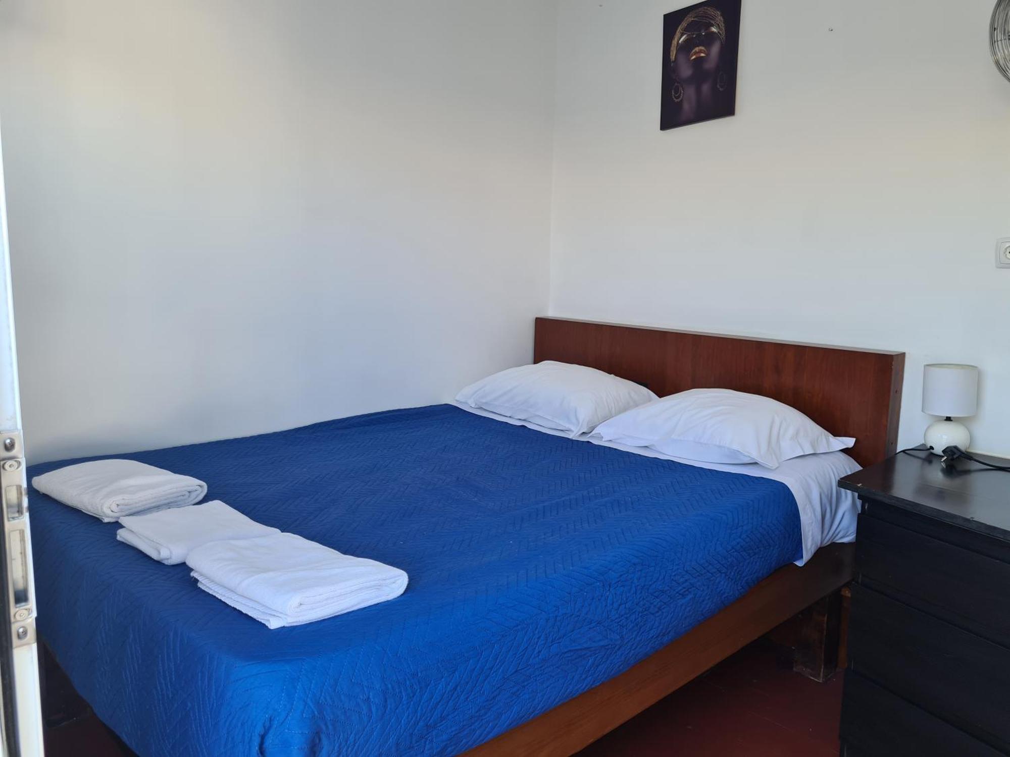 Casa Vale Ecotainer Hostel ลิสบอน ภายนอก รูปภาพ