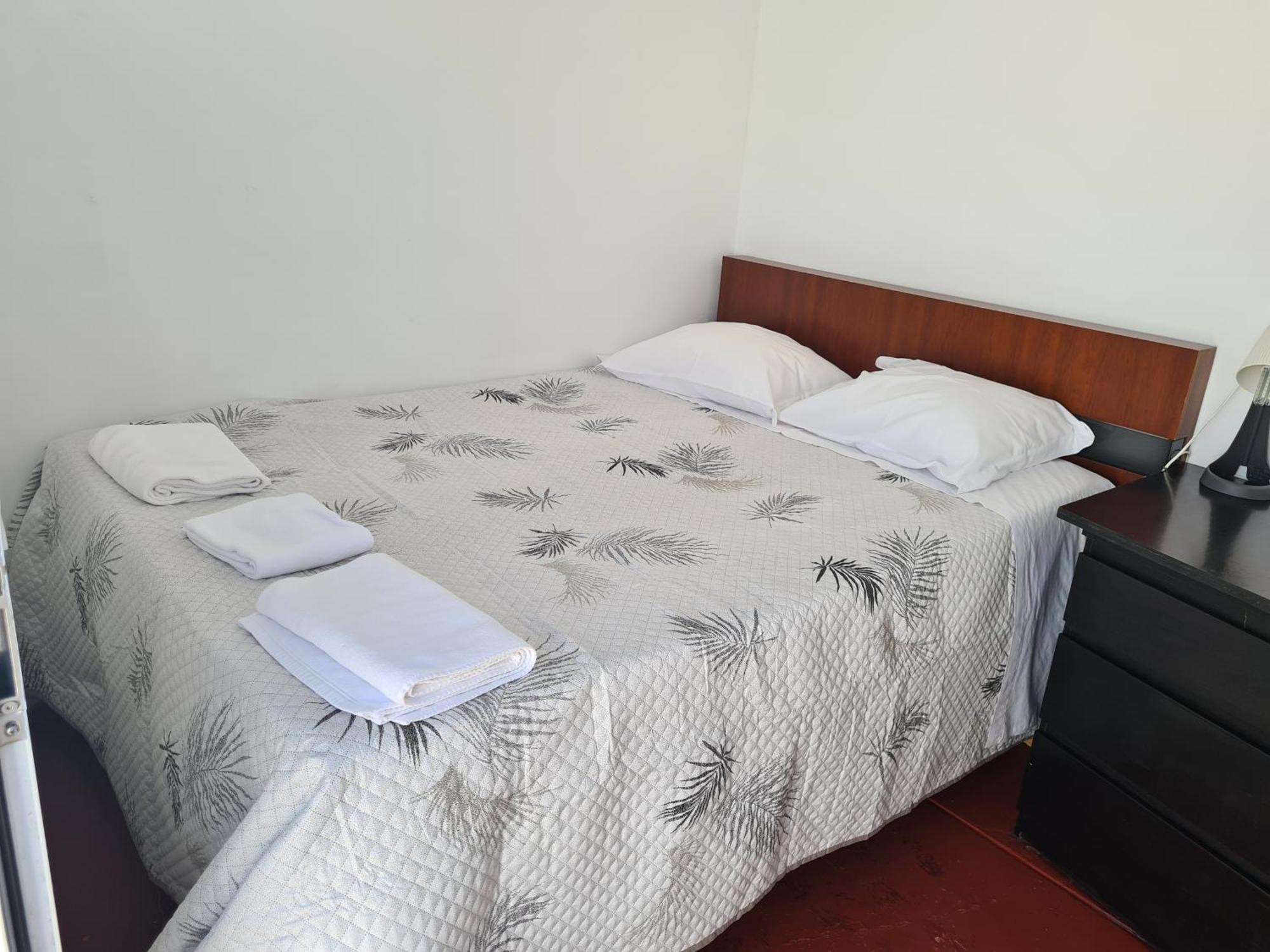 Casa Vale Ecotainer Hostel ลิสบอน ภายนอก รูปภาพ