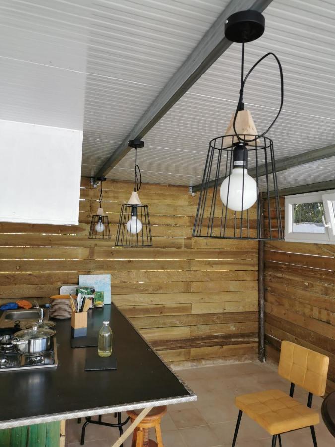 Casa Vale Ecotainer Hostel ลิสบอน ภายนอก รูปภาพ