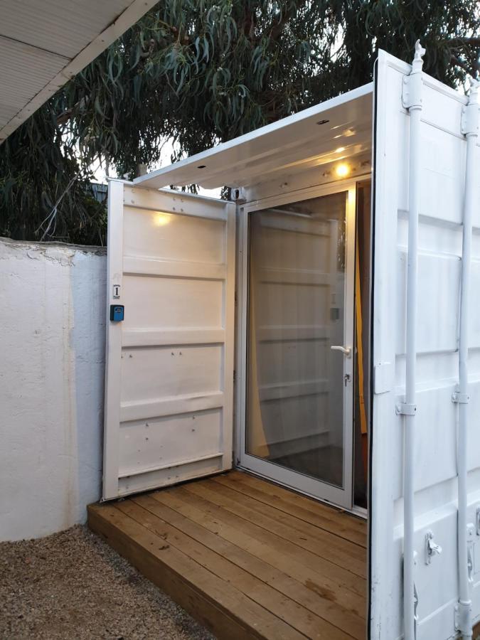 Casa Vale Ecotainer Hostel ลิสบอน ภายนอก รูปภาพ