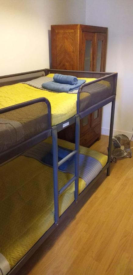 Casa Vale Ecotainer Hostel ลิสบอน ภายนอก รูปภาพ