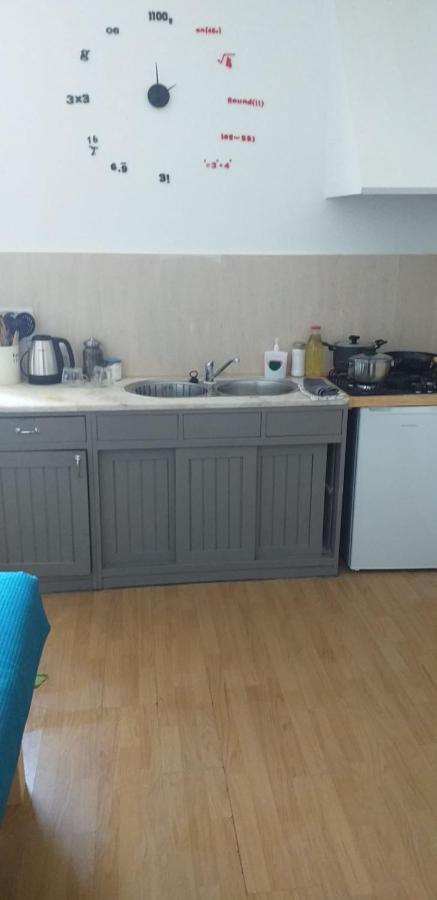 Casa Vale Ecotainer Hostel ลิสบอน ภายนอก รูปภาพ